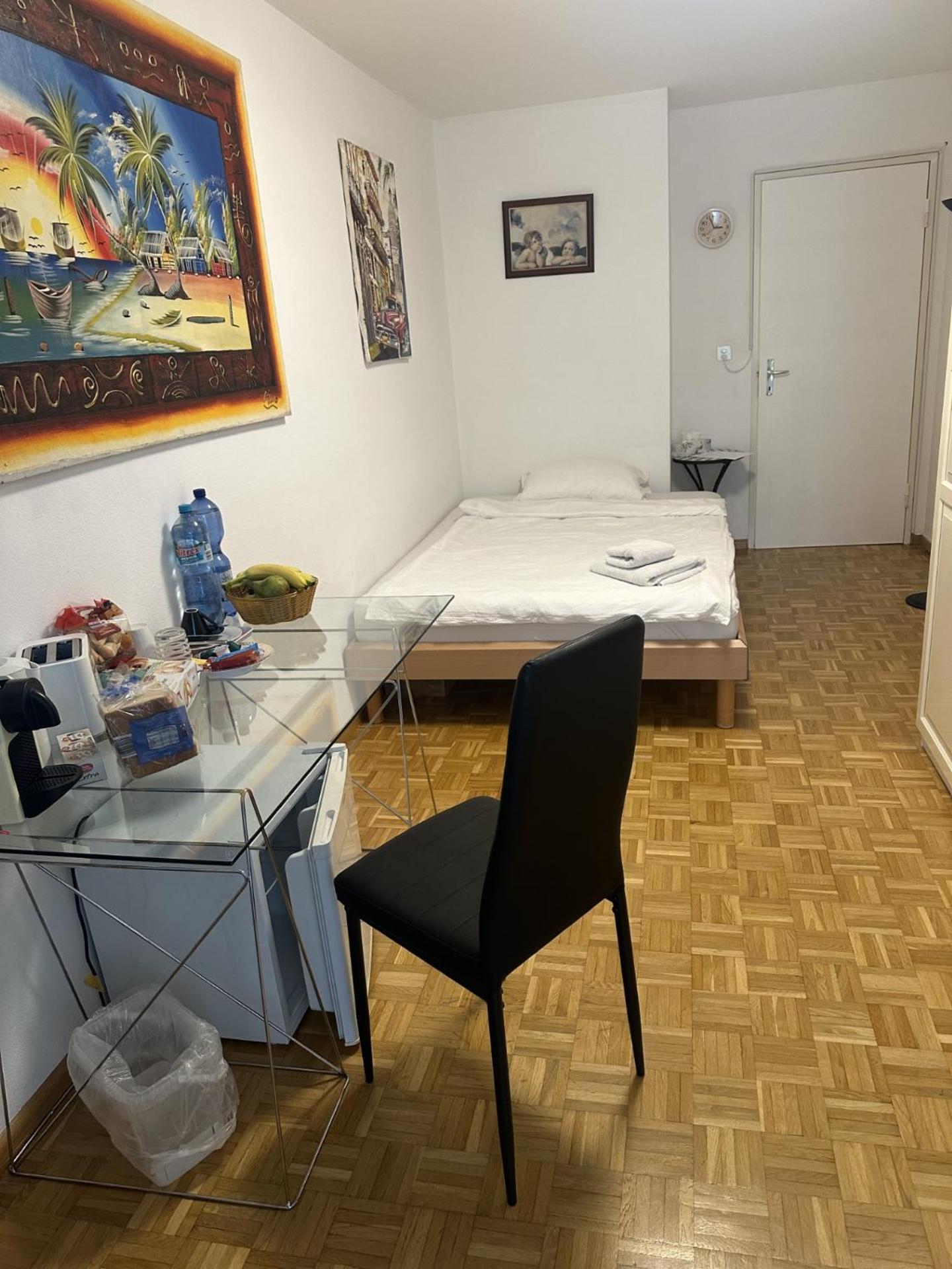 Schoenes Zimmer In Der City 바젤 외부 사진